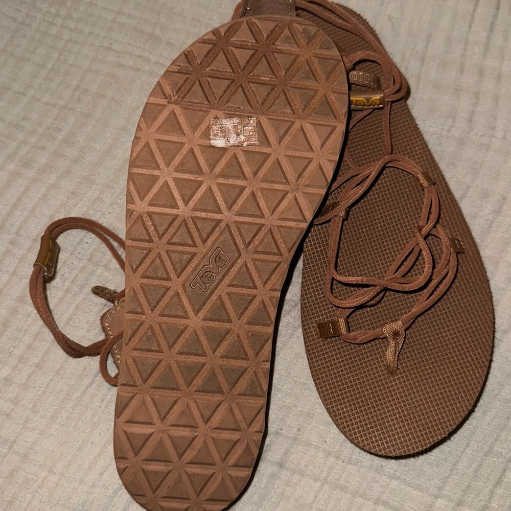 Teva Women's midform infinity sandals size 9 - Picture 3 of 3